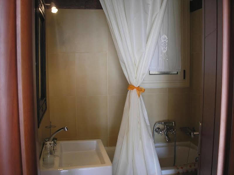 Nostimon Emar Apartment Лурдата Екстериор снимка